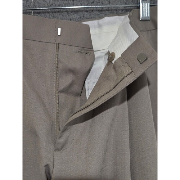 Haggar Dress Pants Mens 34x29 Stone Classic Fit Herringbone Pleated Preppy - Picture 6 of 9